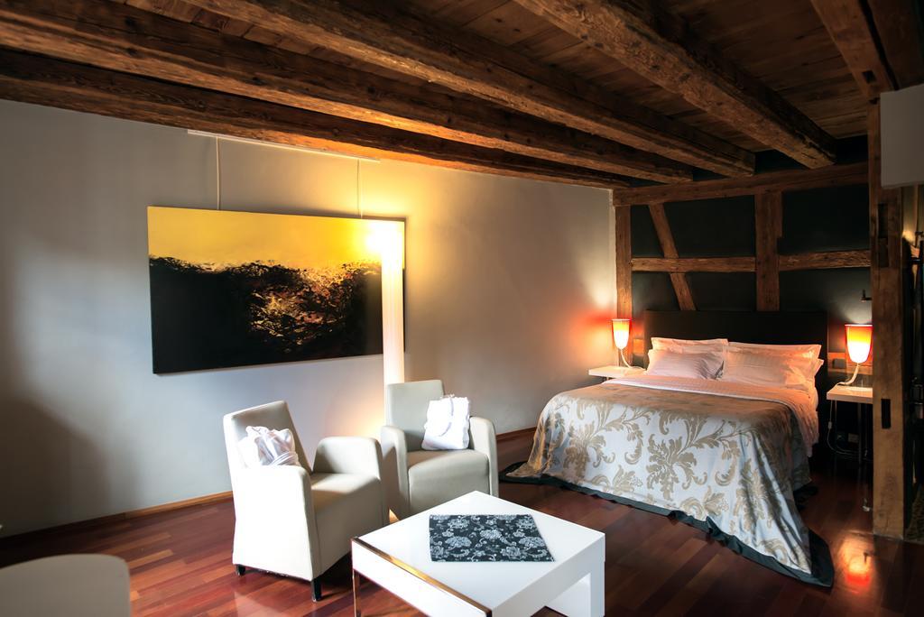 Le B. Suites, Chambres & Restaurant Рикевір Екстер'єр фото
