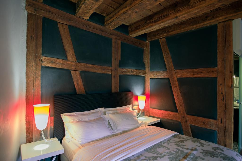 Le B. Suites, Chambres & Restaurant Рикевір Екстер'єр фото