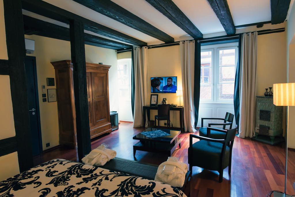 Le B. Suites, Chambres & Restaurant Рикевір Екстер'єр фото