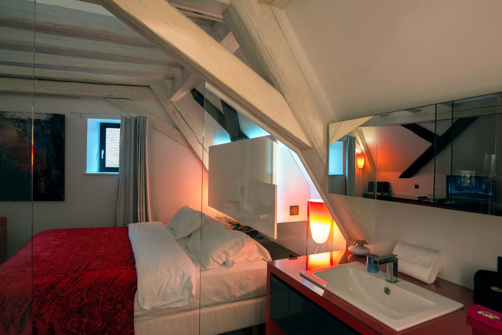 Le B. Suites, Chambres & Restaurant Рикевір Екстер'єр фото