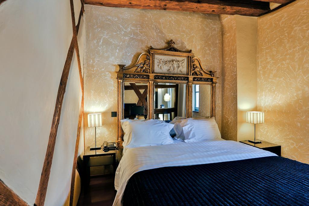 Le B. Suites, Chambres & Restaurant Рикевір Екстер'єр фото