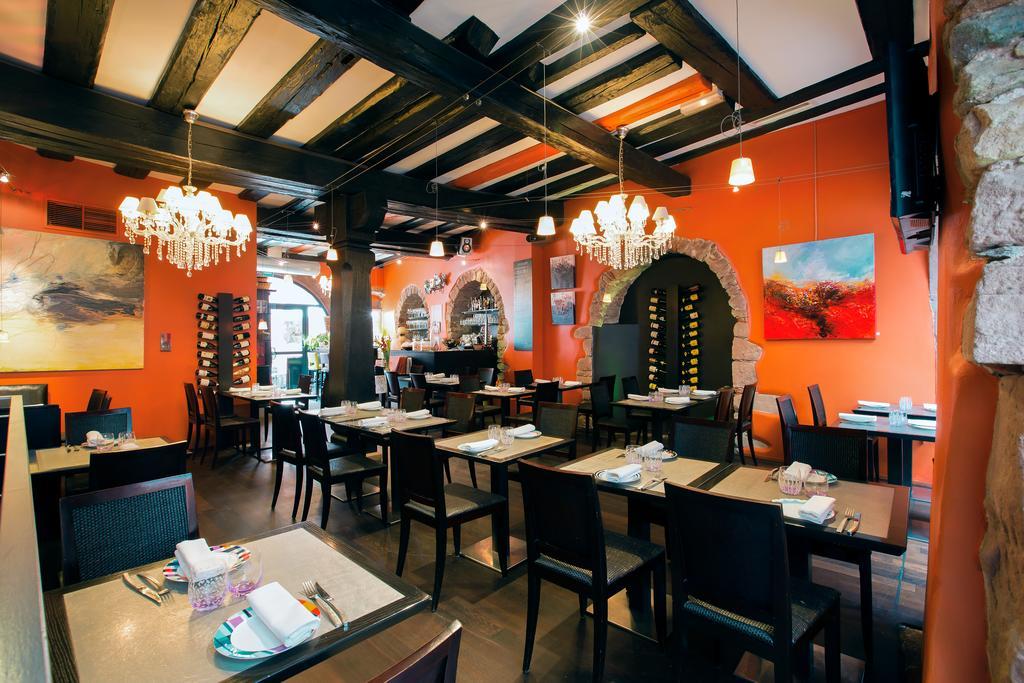 Le B. Suites, Chambres & Restaurant Рикевір Екстер'єр фото
