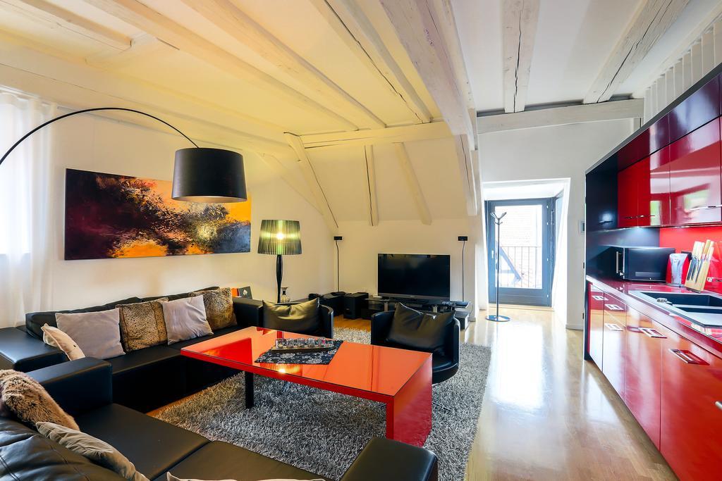 Le B. Suites, Chambres & Restaurant Рикевір Екстер'єр фото