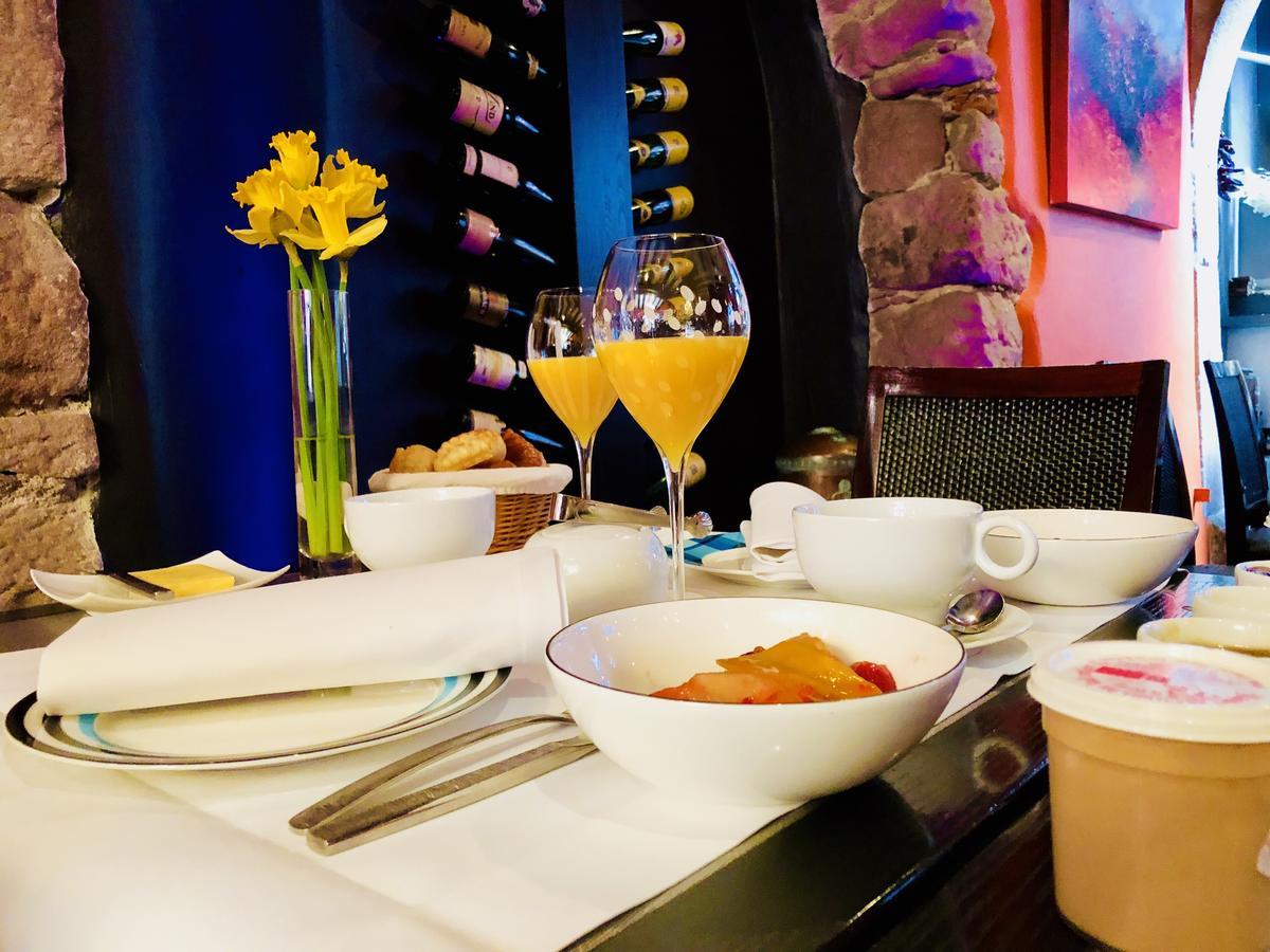Le B. Suites, Chambres & Restaurant Рикевір Екстер'єр фото